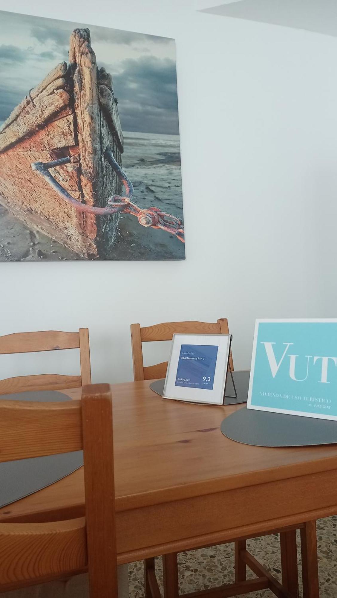 Apartamento R Y C Avilés Екстериор снимка